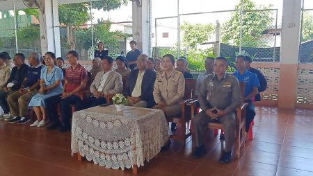 สภ.ระโนด ร่วมยินดีก้าวสำคัญเยาวชน! รอง ผกก.ป. ร่วมเป็นเกียรติในพิธีปัจฉิมนิเทศนักเรียนโรงเรียนบ้านระโนต (ธัญเจริญ) ประจำปีการศึกษา 2568
