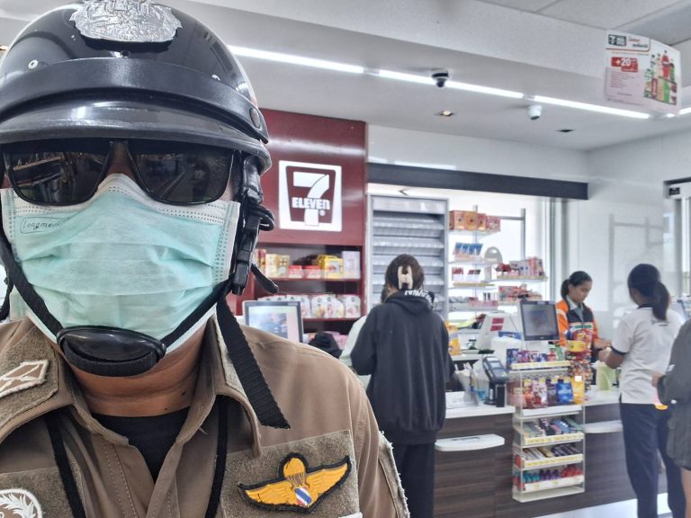 สภ.ระโนด คุมเข้มร้านสะดวกซื้อ! ส่งกำลังสายตรวจเอ็กซเรย์พื้นที่เขตเทศบาล ป้องปรามเหตุประทุษร้ายต่อทรัพย์-สร้างความอุ่นใจให้ผู้ประกอบการ