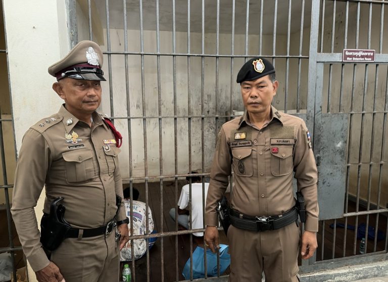 สภ.ระโนด ตรวจเข้มความพร้อมก่อนปฏิบัติหน้าที่! อบรมปล่อยแถวสายตรวจ ดึงมาตรการ “ยุทธวิธี-อุปกรณ์พร้อม” ควบคู่ตรวจความมั่นคงห้องควบคุม